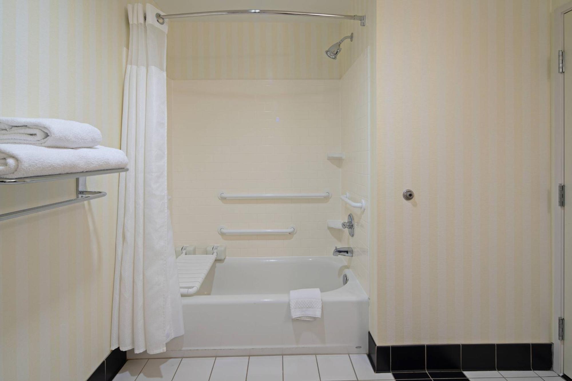 Fairfield Inn & Suites Seattle Bremerton Bagian luar foto