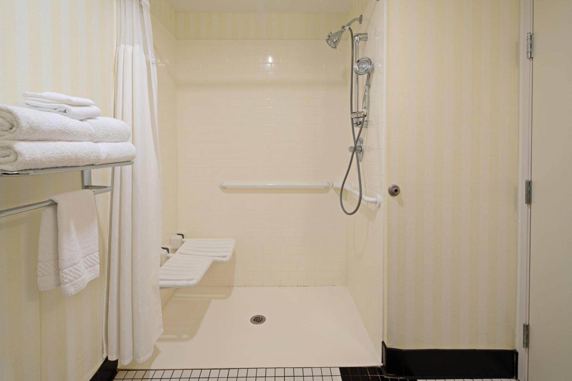 Fairfield Inn & Suites Seattle Bremerton Bagian luar foto